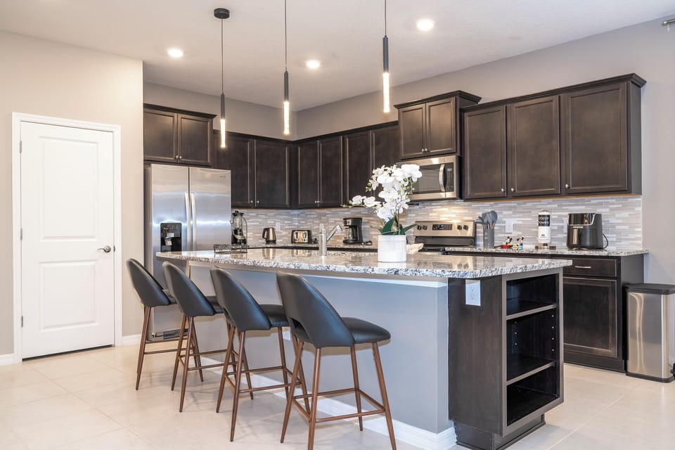 Fully-equipped kitchen