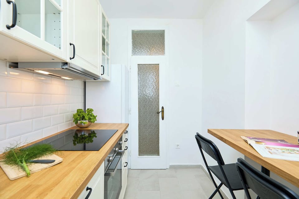 Apartment (1 Bedroom) | Private kitchen