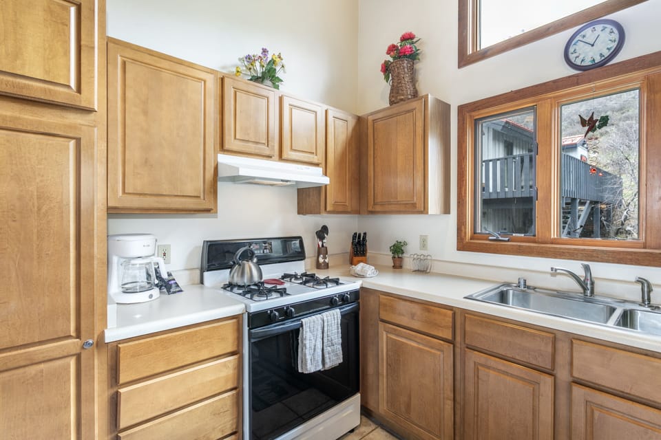 Condo, 2 Bedrooms | Private kitchen | Coffee/tea maker, fridge, oven, toaster