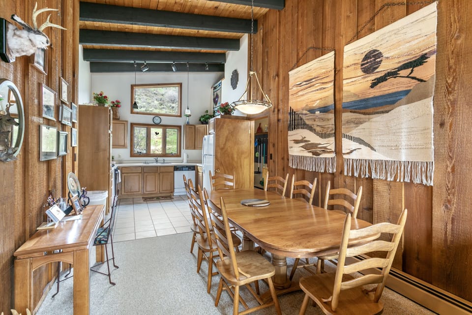 Condo, 2 Bedrooms | Dining