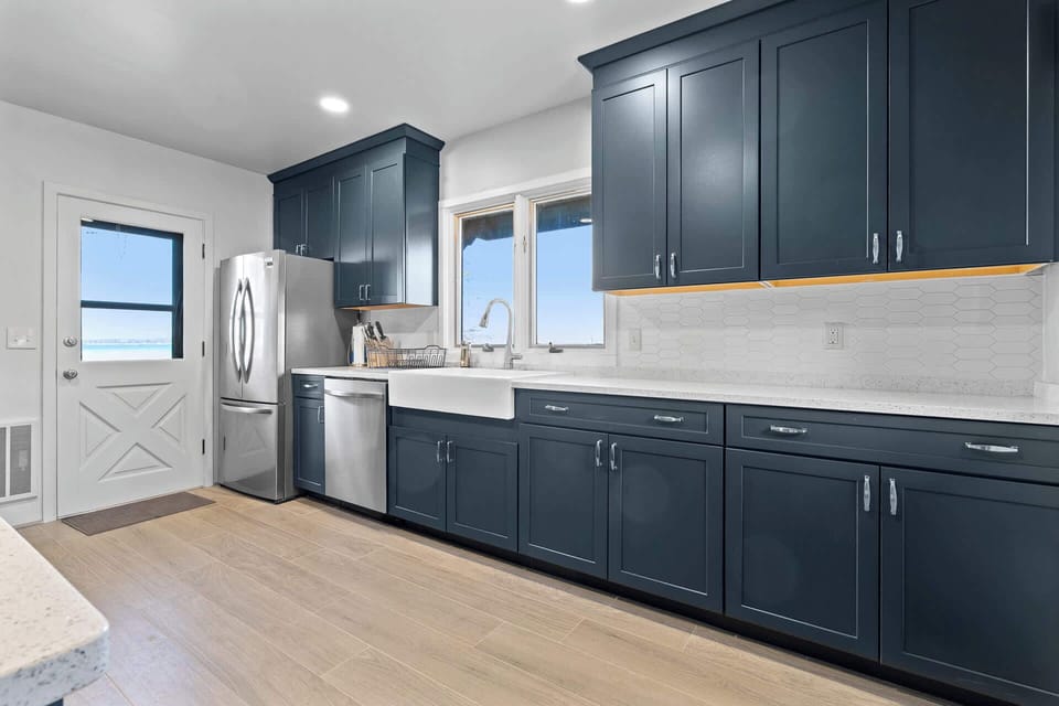 Ample cooking space in kitchen