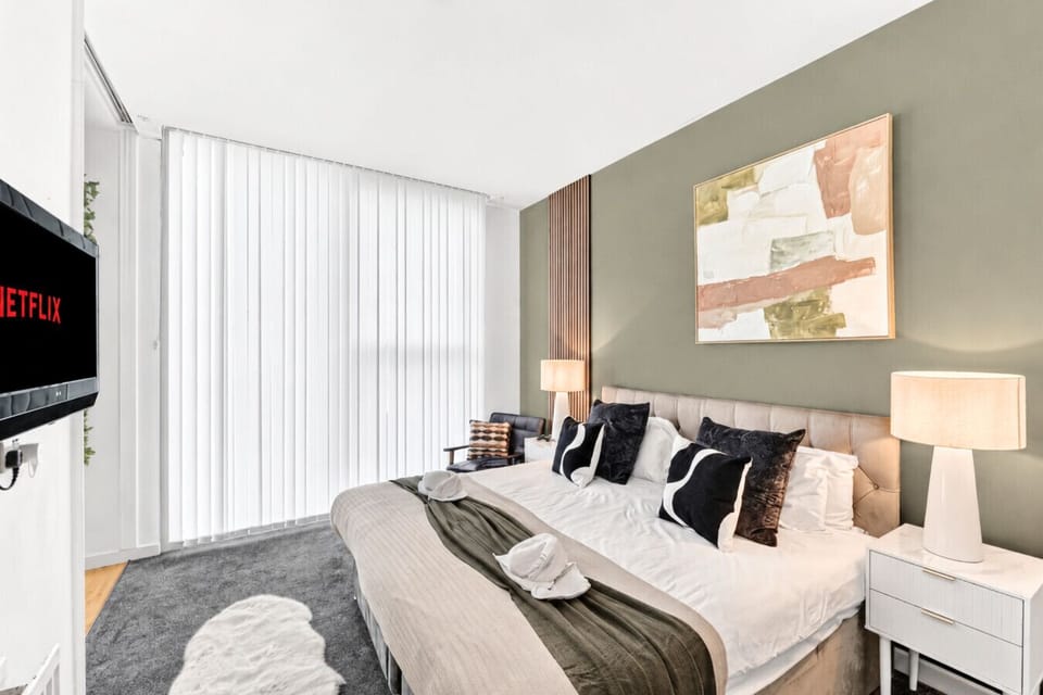 The bedroom feature a comfortable zip-link bed, set up as two single beds by default and available to be zipped together to form a king-size bed upon request.