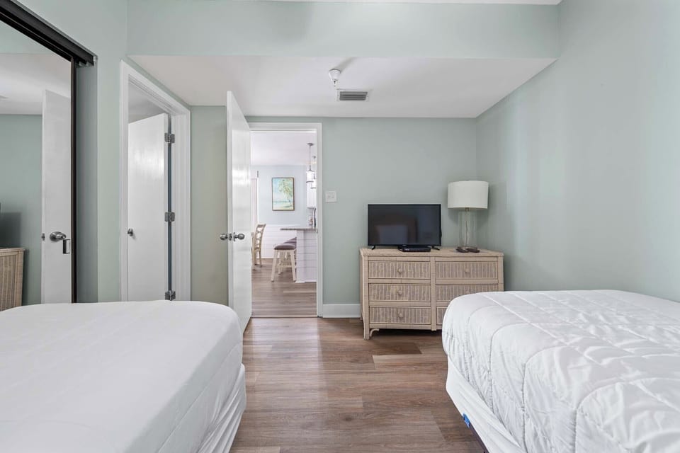 Two twin beds in Guest Bedroom 2