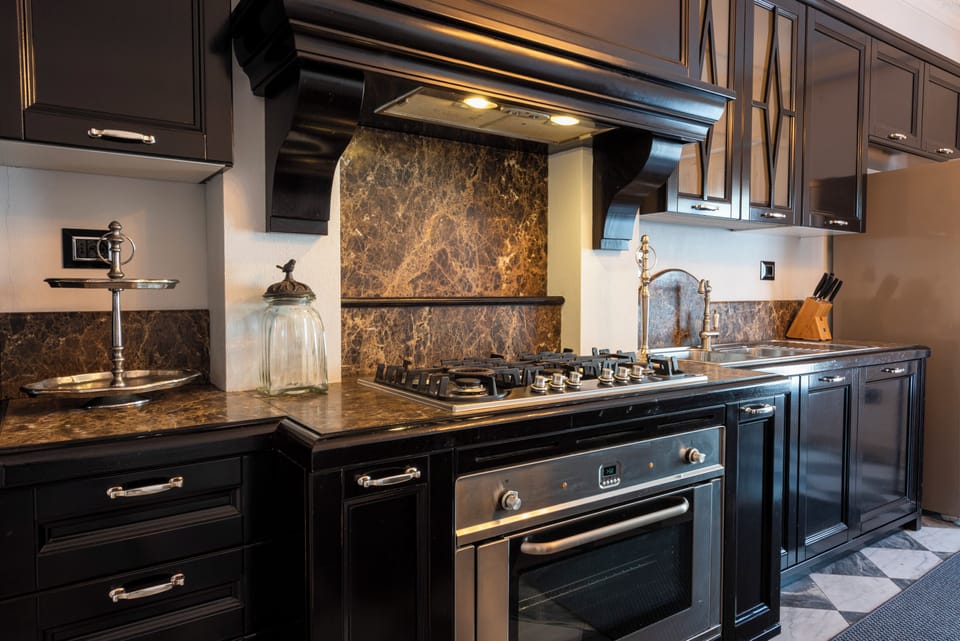 Exclusive Condo | Private kitchen | Fridge, stovetop, cookware/dishes/utensils
