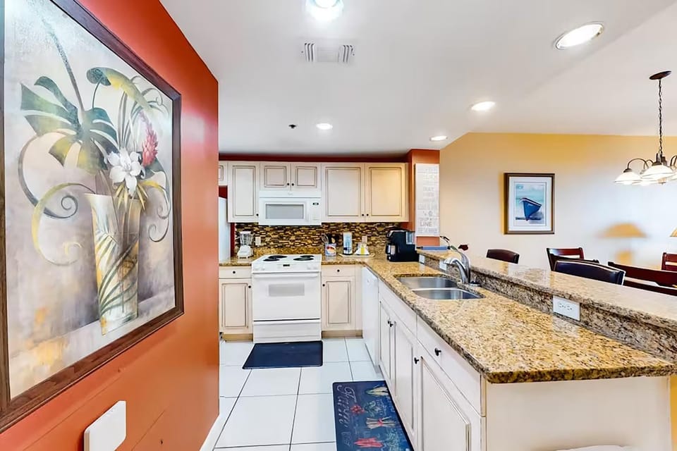 Condo, Multiple Beds (Sterling Shores 307) | Private kitchen | Oven, toaster