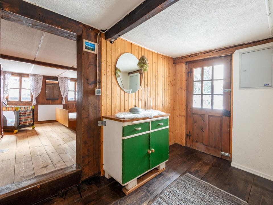 House | 5 bedrooms, individually furnished, bed sheets
