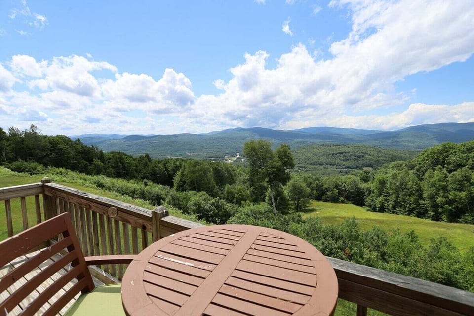 Livingroom deck with view