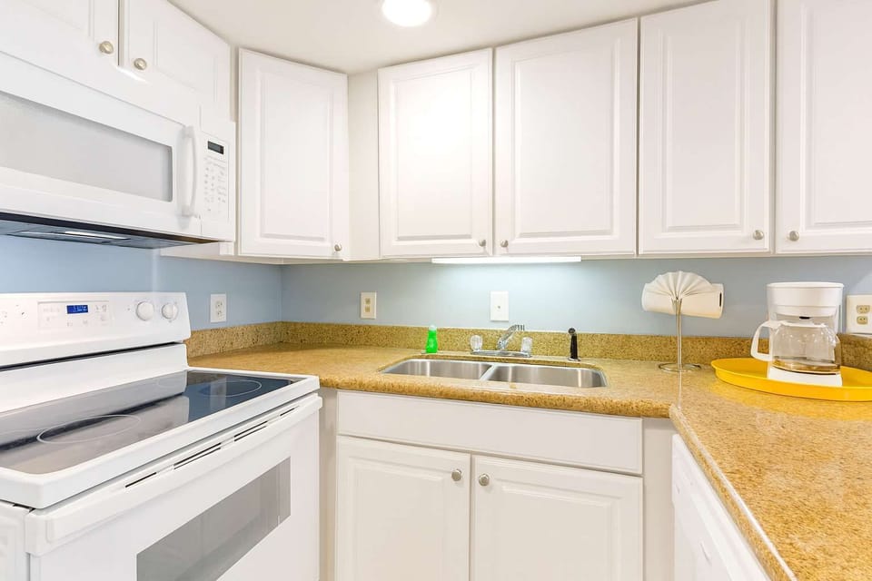 Condo, Multiple Beds, Balcony, Ocean View (Bahia Mar 478F) | Private kitchen | Fridge, microwave, oven, stovetop