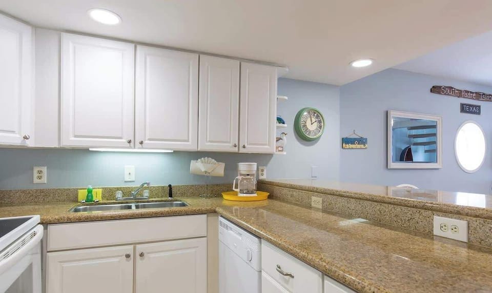 Condo, Multiple Beds, Balcony, Ocean View (Bahia Mar 478F) | Private kitchen | Fridge, microwave, oven, stovetop