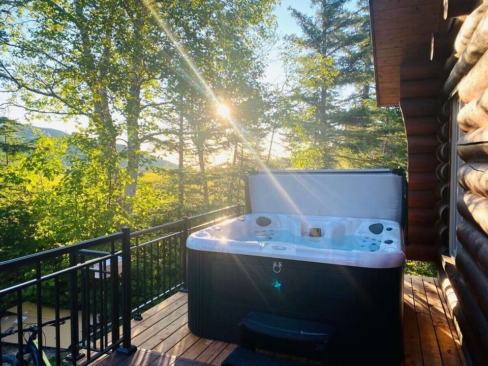 Sunsets, bubbles, and total relaxation, your spa awaits.