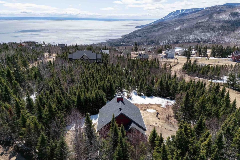 Endless views, endless adventure, explore Charlevoix's beauty.