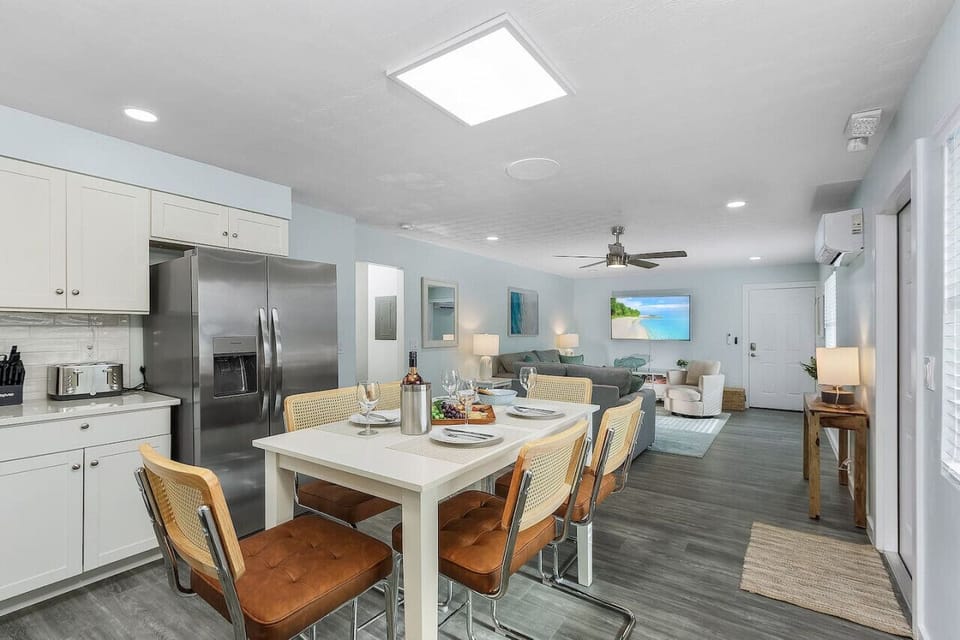 Comfortable and sociable, open concept kitchen and living area, with plenty of seating, a queen size pull out sofa bed and smart TV with access to all the popular cable channels and streaming apps.