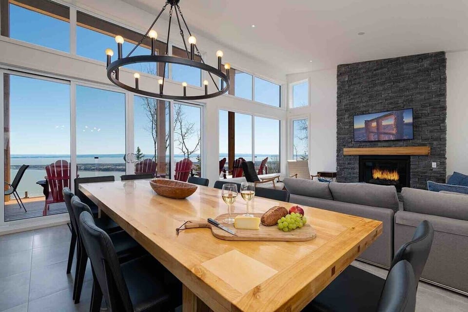 Gather around, the views are just as delicious as the meals you'll share here.