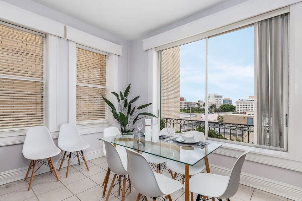 A view from your dining table - sixth floor heights