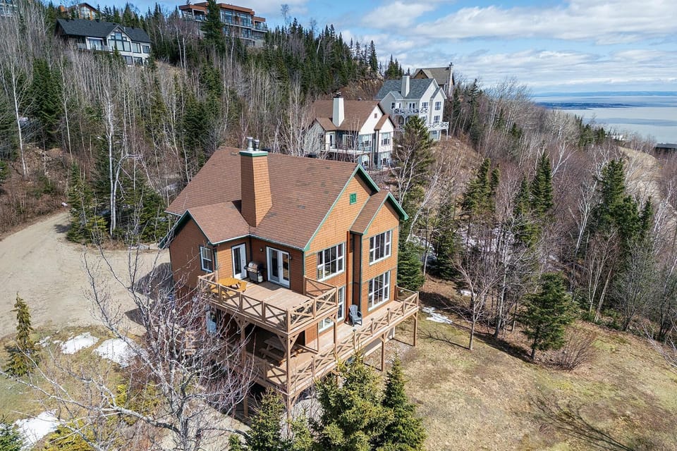 The perfect mix of nature, luxury, and space to call your own.