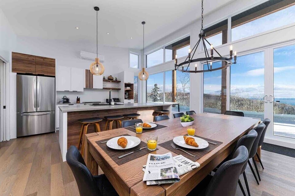 Share delicious meals with a backdrop you’ll never forget.