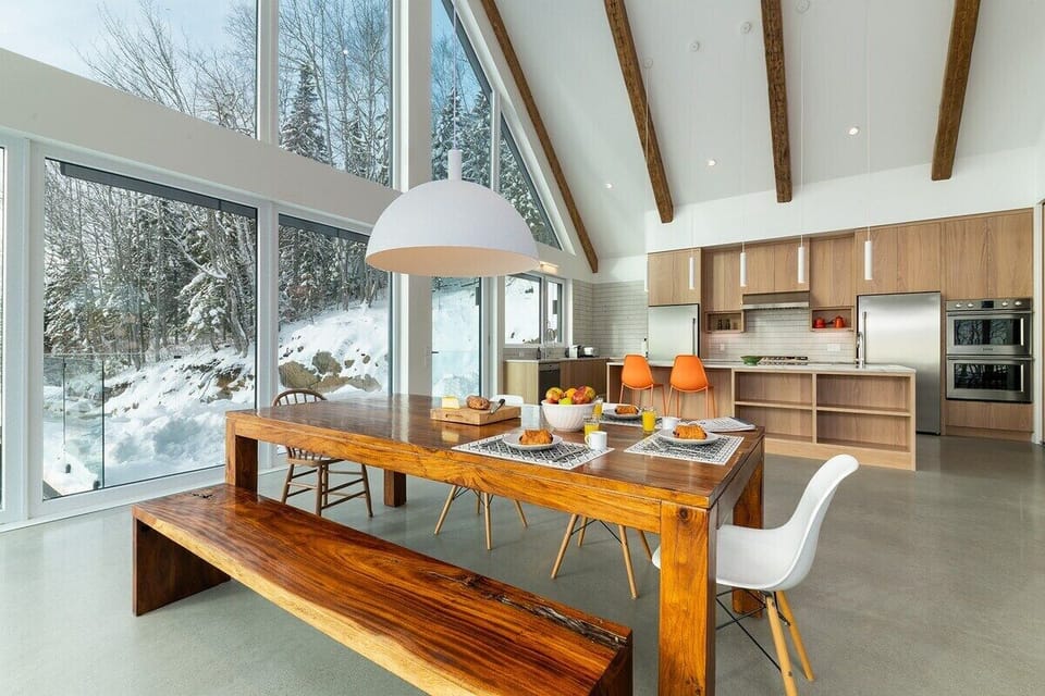 Gather, dine, and enjoy the view, the perfect meal, always with a side of nature.