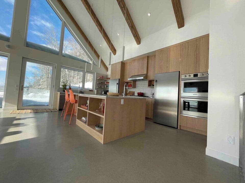 Cooking with a view that makes every meal feel like an occasion.