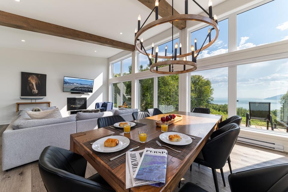 Meals taste better with a side of scenery.