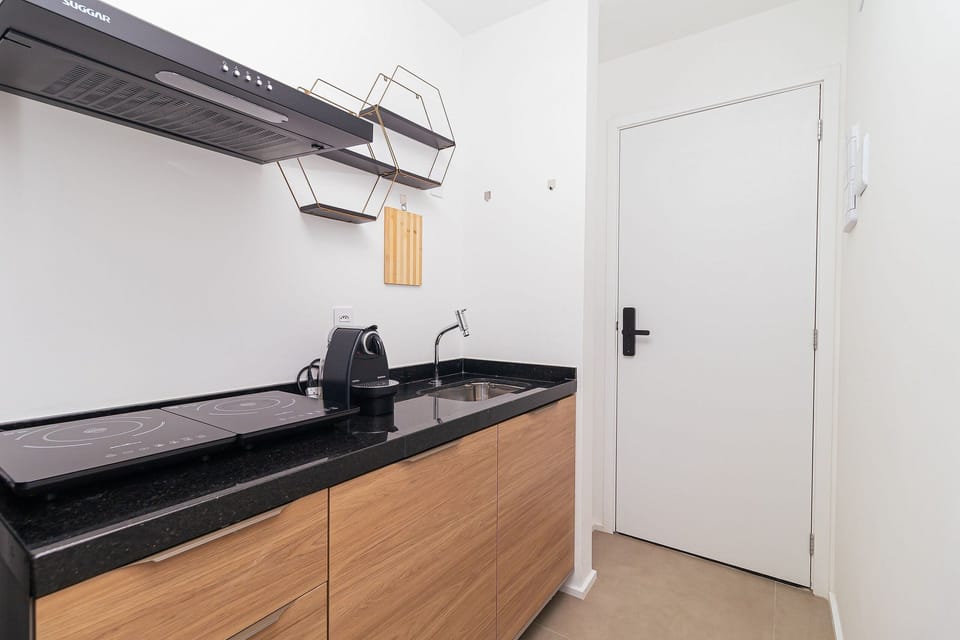 Apartment | Private kitchen | Mini-fridge, microwave, cookware/dishes/utensils