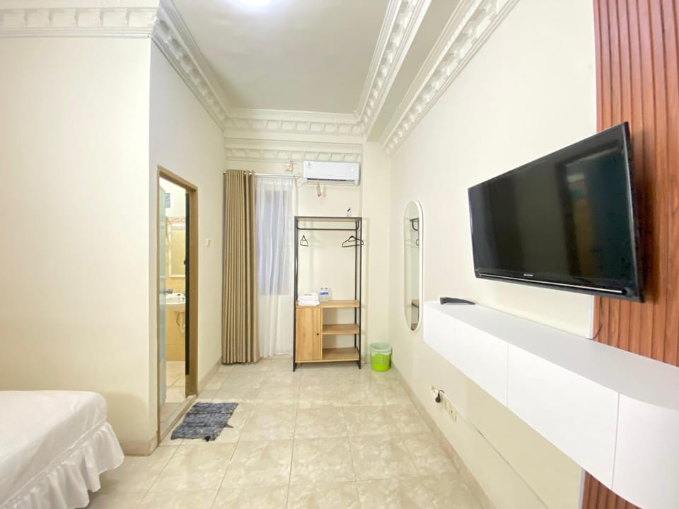 Luxury Room | Desk, free WiFi, bed sheets