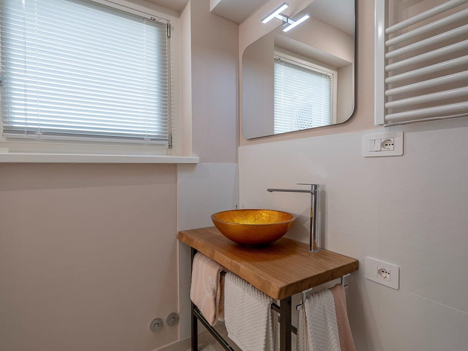 House | Bathroom