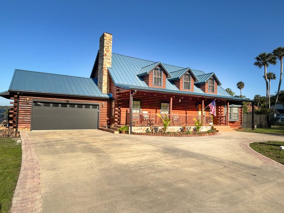 Crescent City Lake House 