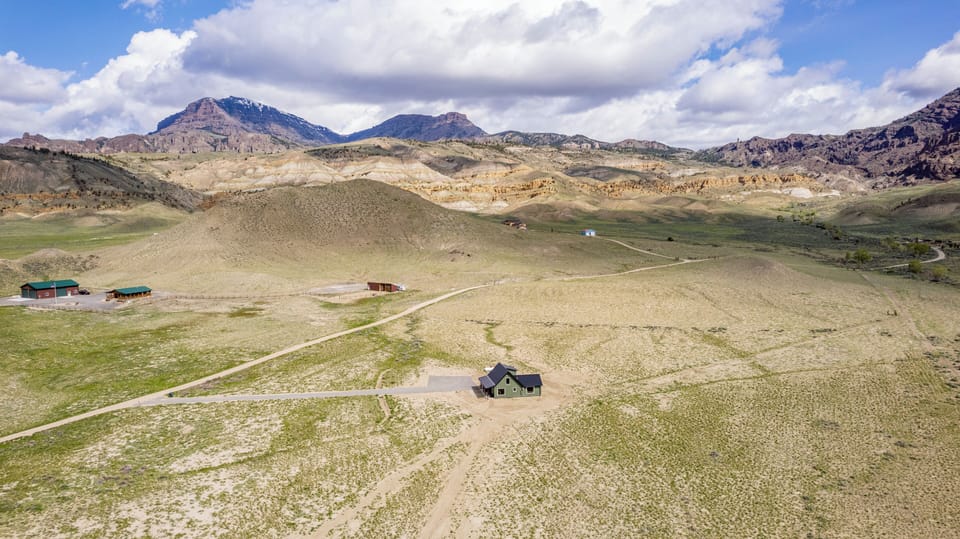 Views and wildlife will be your neighbors.