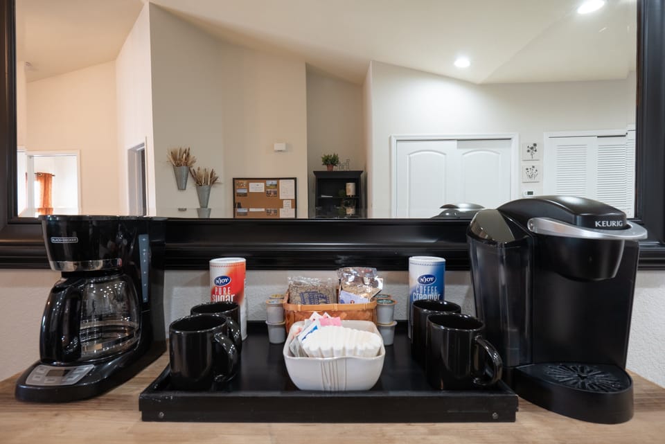 Both Traditional Drip and Single Serve Coffee Maker