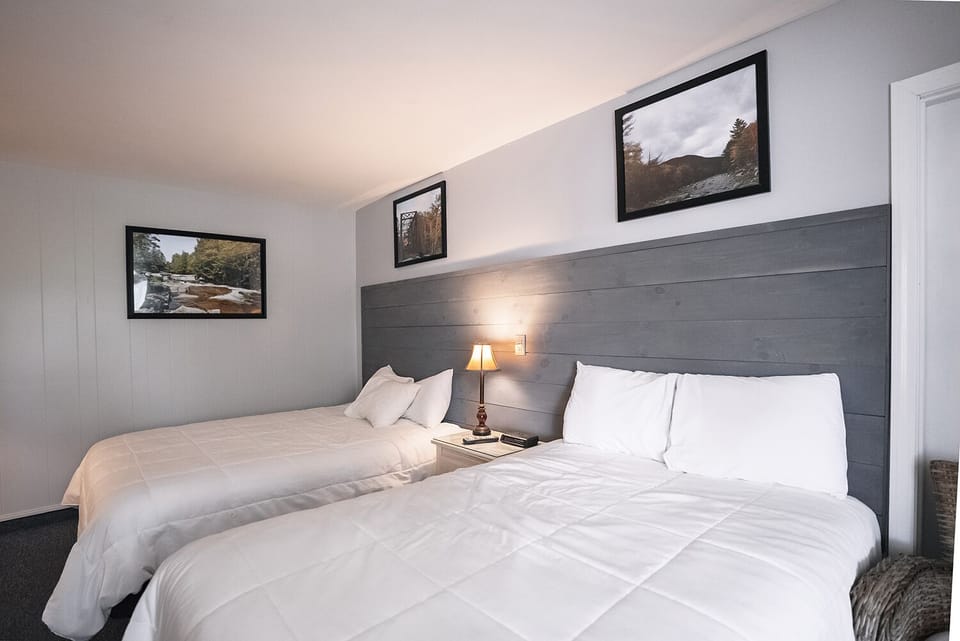 Queen and Double 204 | Blackout drapes, iron/ironing board (on request), WiFi (free)