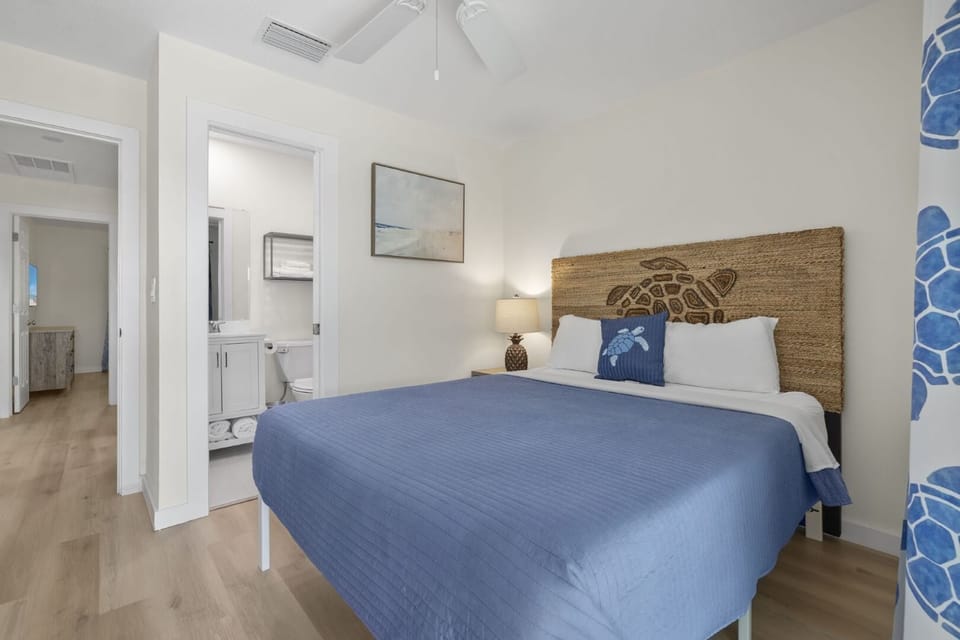Premium Cottage, Lanai, Garden View | 2 bedrooms, premium bedding, individually decorated