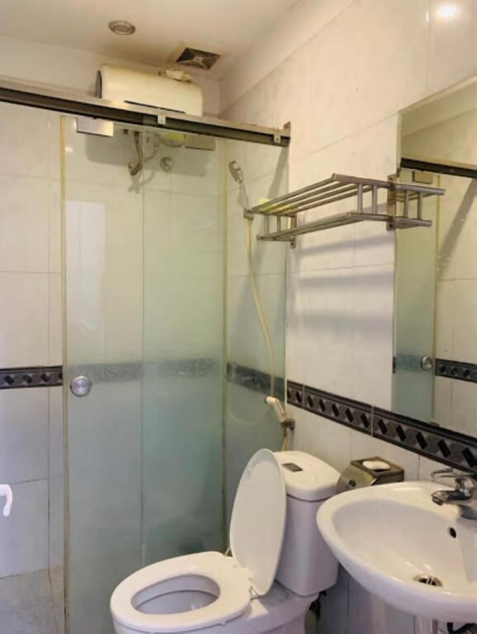 Standard Room | Bathroom