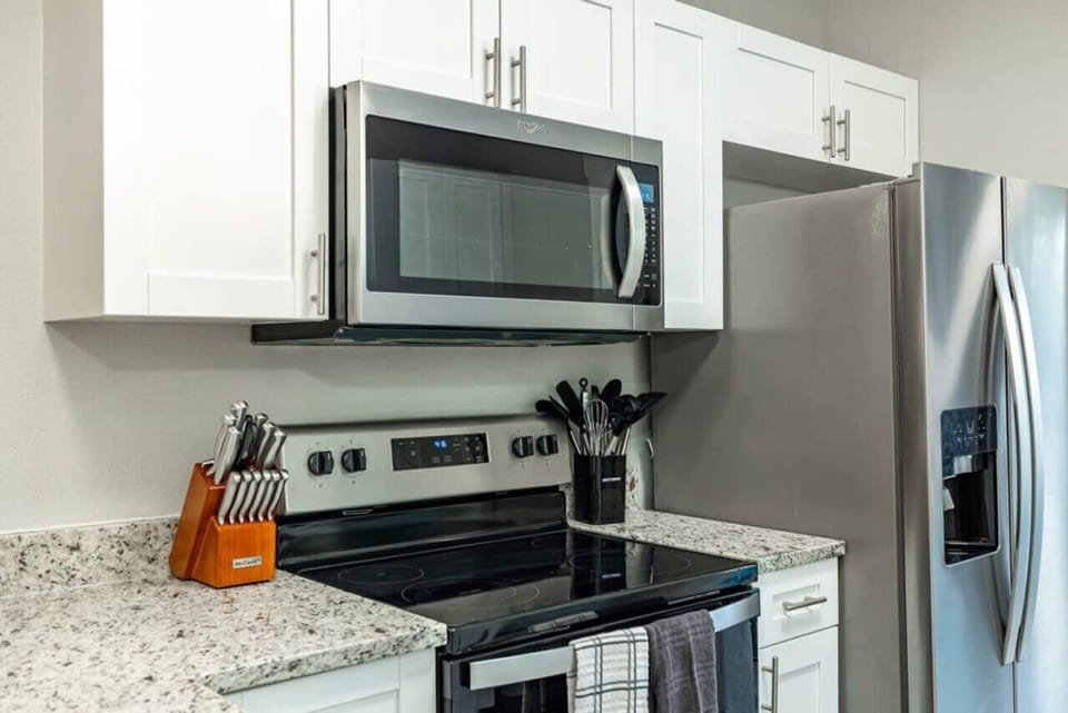 Fully equipped kitchen ready for your favorite recipes, with everything you need just within reach.