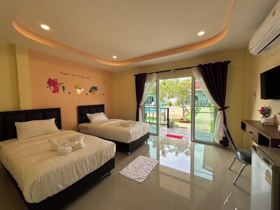 Basic Twin Room, 1 Bedroom | Blackout drapes, rollaway beds, free WiFi, bed sheets
