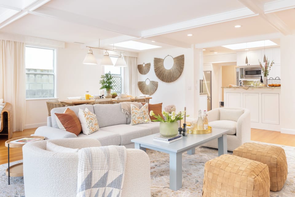 The perfect blend of comfort with cozy seating.