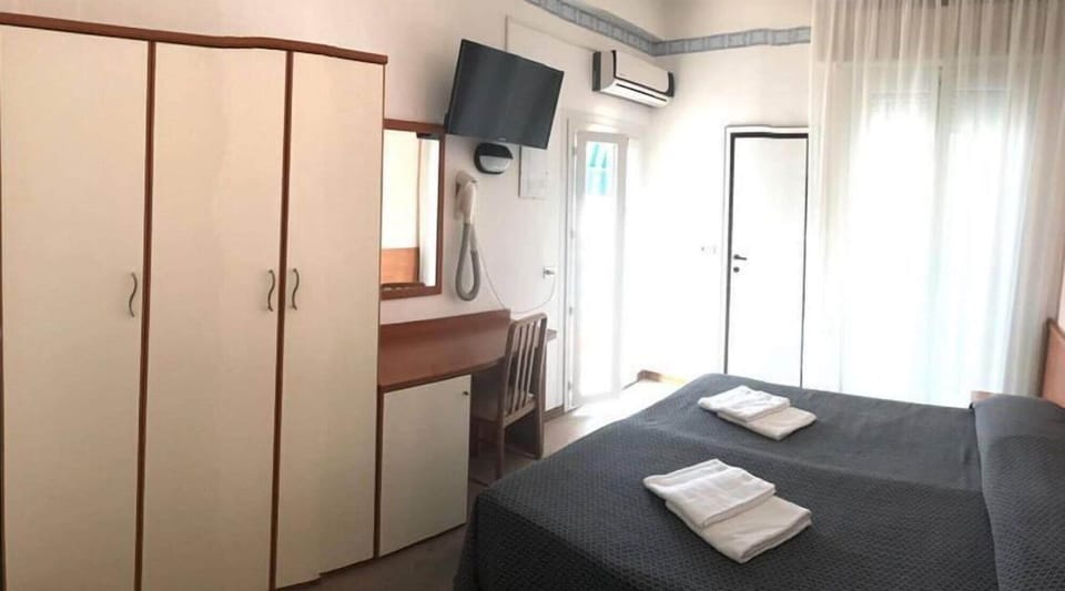 Deluxe Double Room, Air conditioning | Desk, laptop workspace, free WiFi