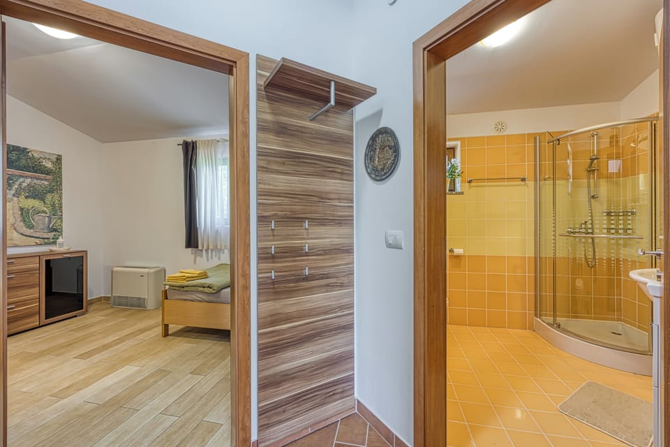 Family Studio, Terrace (Grad Inn Boutique Villa Suite Bay) | Bathroom | Shampoo, toilet paper