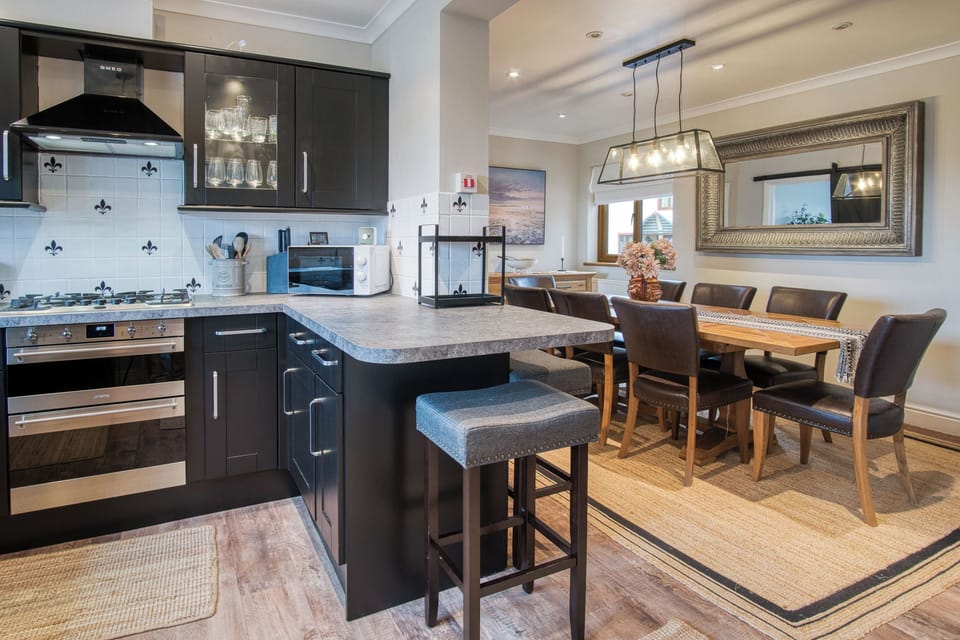 Microwave, oven, stovetop, dishwasher