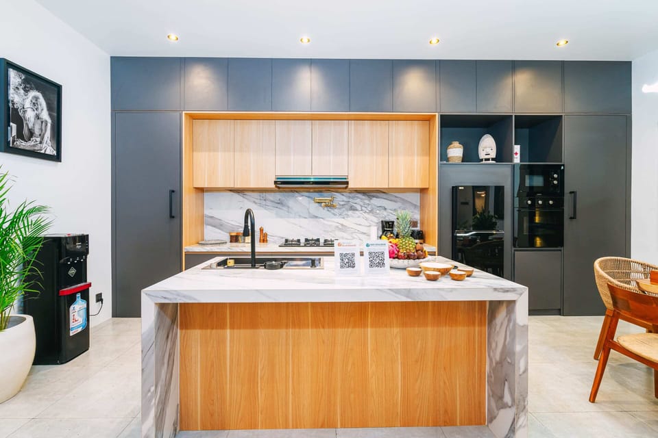 Basic Villa | Private kitchen | Microwave, stovetop, electric kettle, toaster