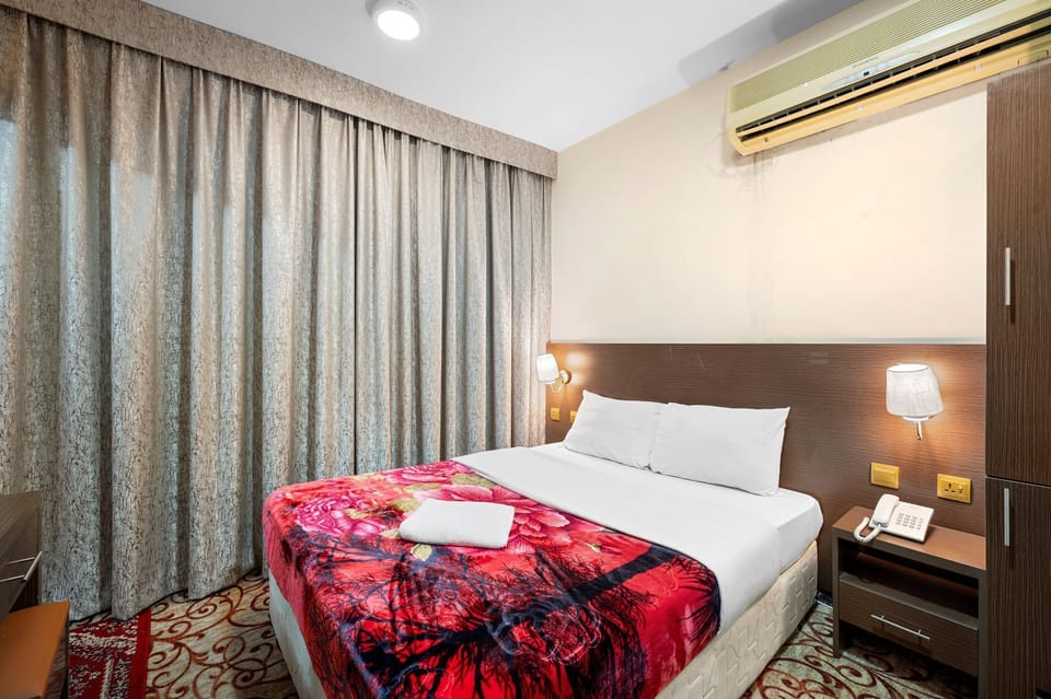 Standard Double Room | Desk, free WiFi, bed sheets