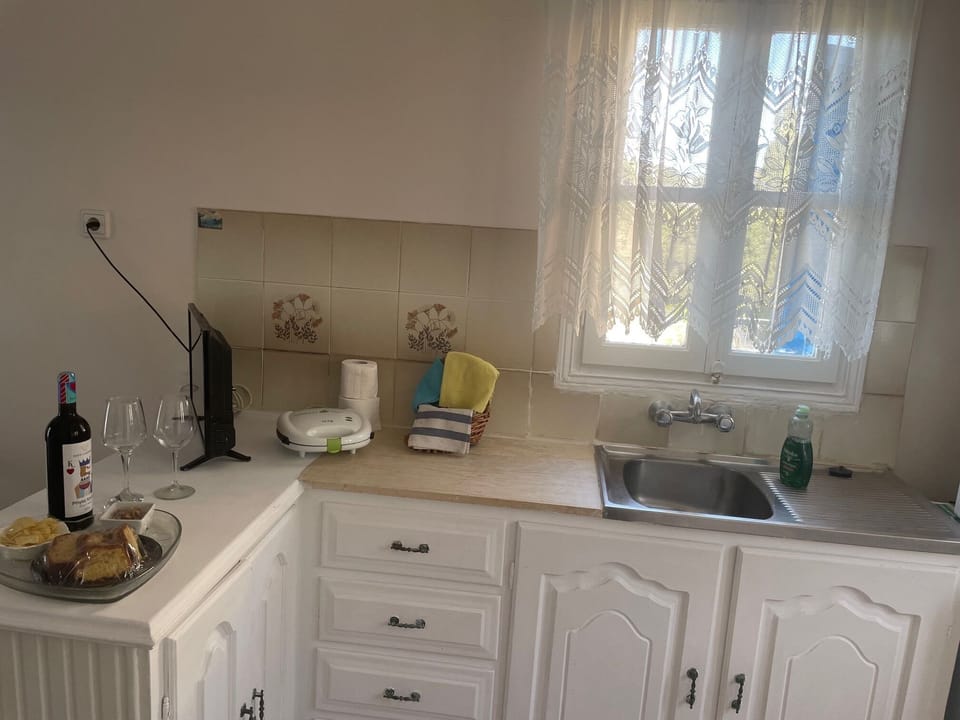 Comfort Double Room, Balcony, Garden View | Private kitchen | Full-size fridge, oven, stovetop, rice cooker
