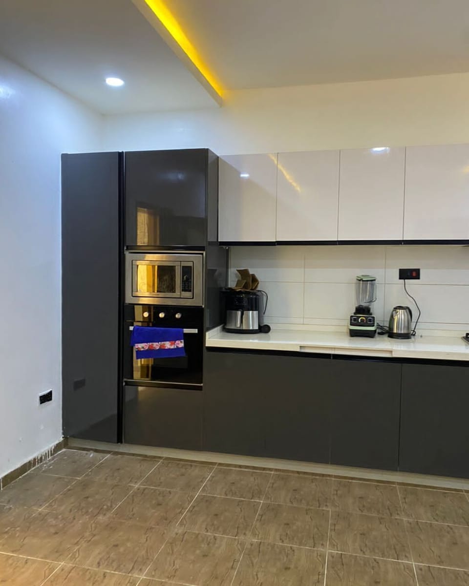 Apartment, 3 Bedrooms, Courtyard View, Courtyard Area | Private kitchen