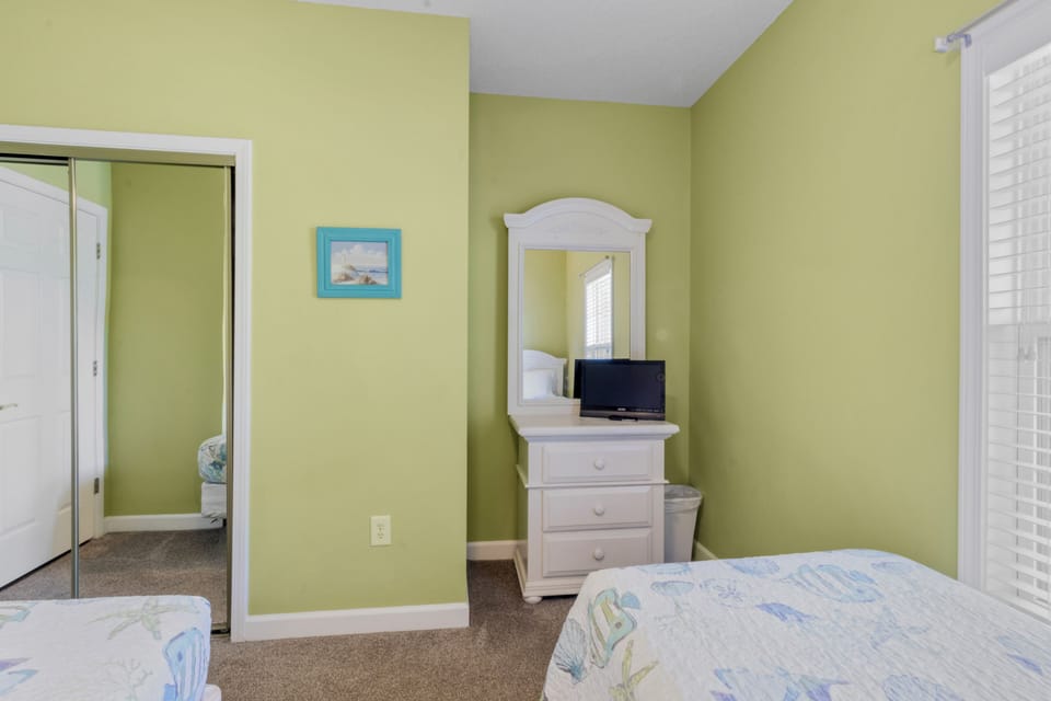Bedroom 2 with 2 Twin Size Beds and TV