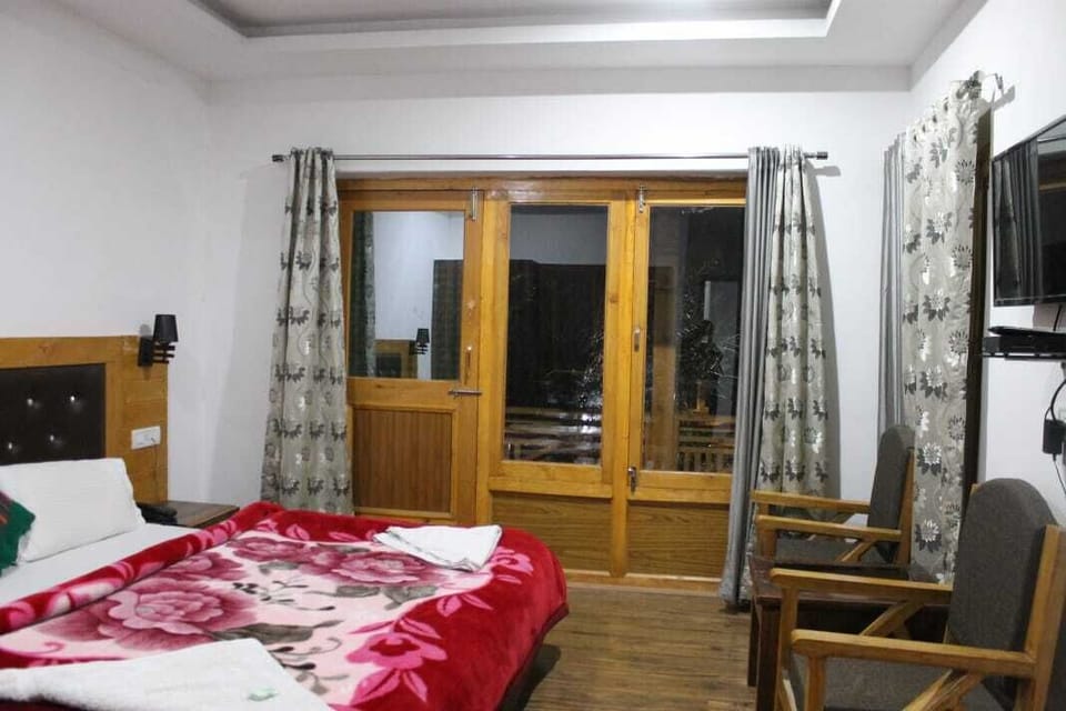 Deluxe Room | Soundproofing