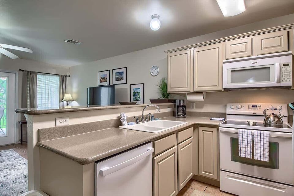Fully Equipped Kitchen with all your essentials! 