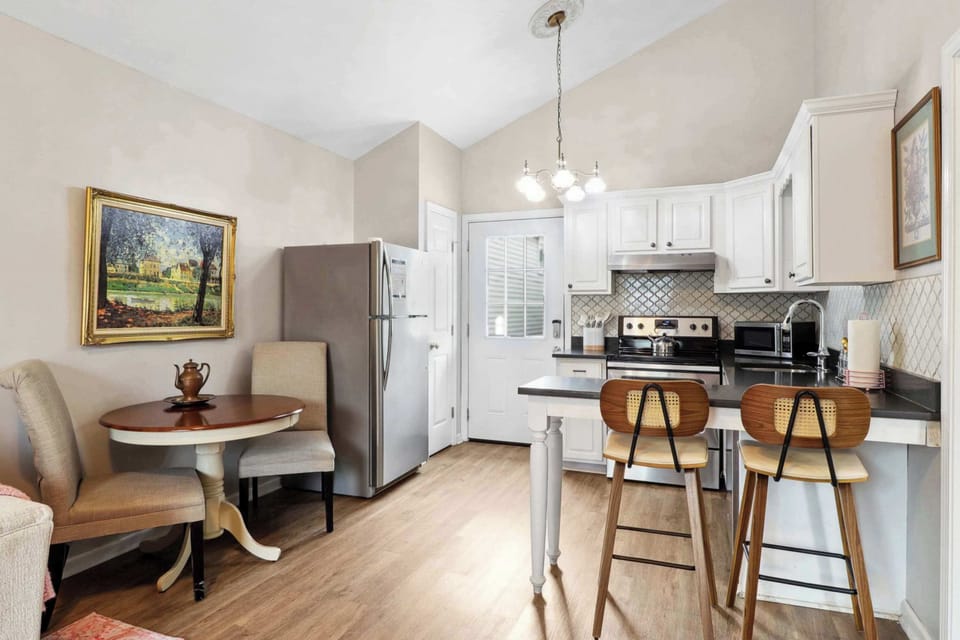 Guest Cottage Kitchen