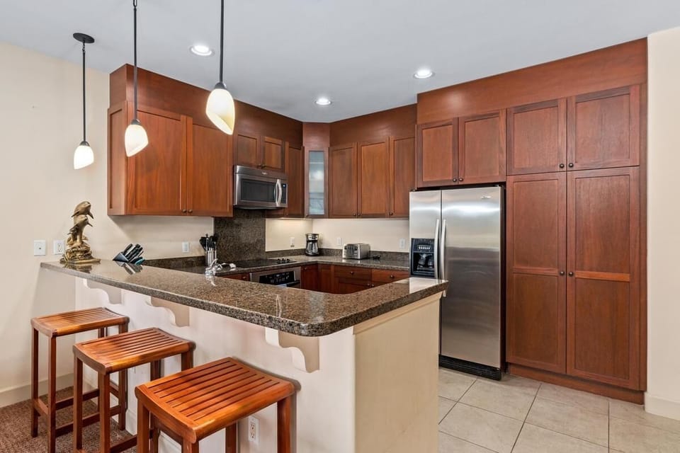 Condo, 3 Bedrooms | Private kitchen | Coffee/tea maker, fridge, oven, toaster