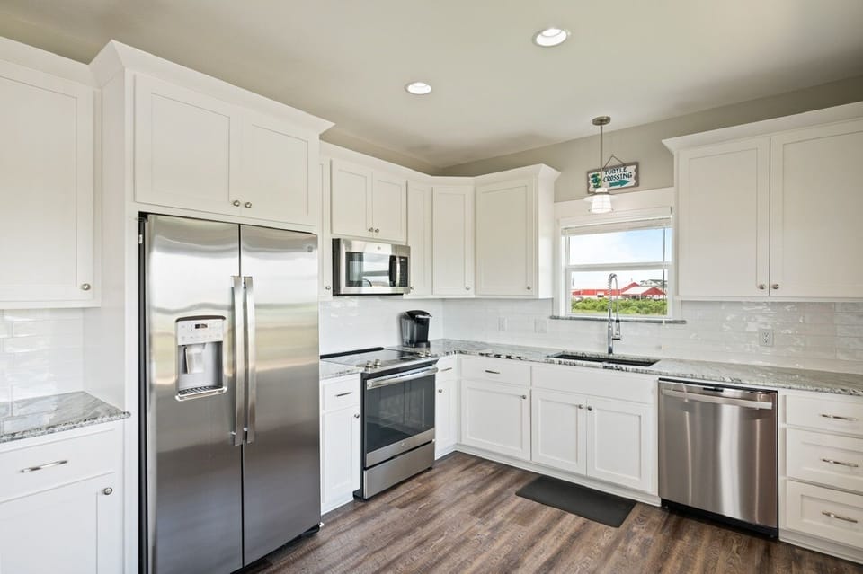 House, 3 Bedrooms | Private kitchen | Fridge, coffee/tea maker
