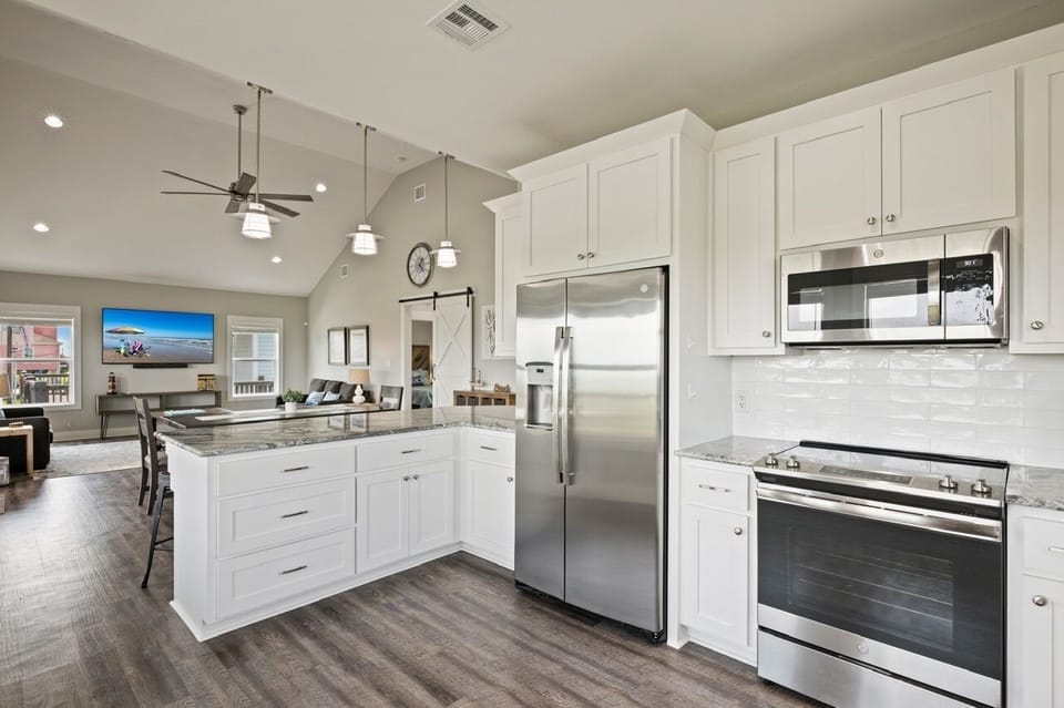 House, 3 Bedrooms | Private kitchen | Fridge, coffee/tea maker