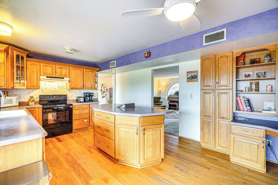 House (3 Bedrooms) | Interior